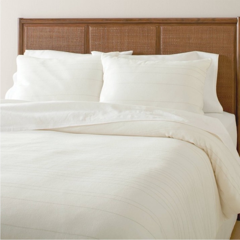 3pc Full/Queen Fine Stripe Duvet &Sham
Set Twilight Taupe Sour Cream Hearth&Hand